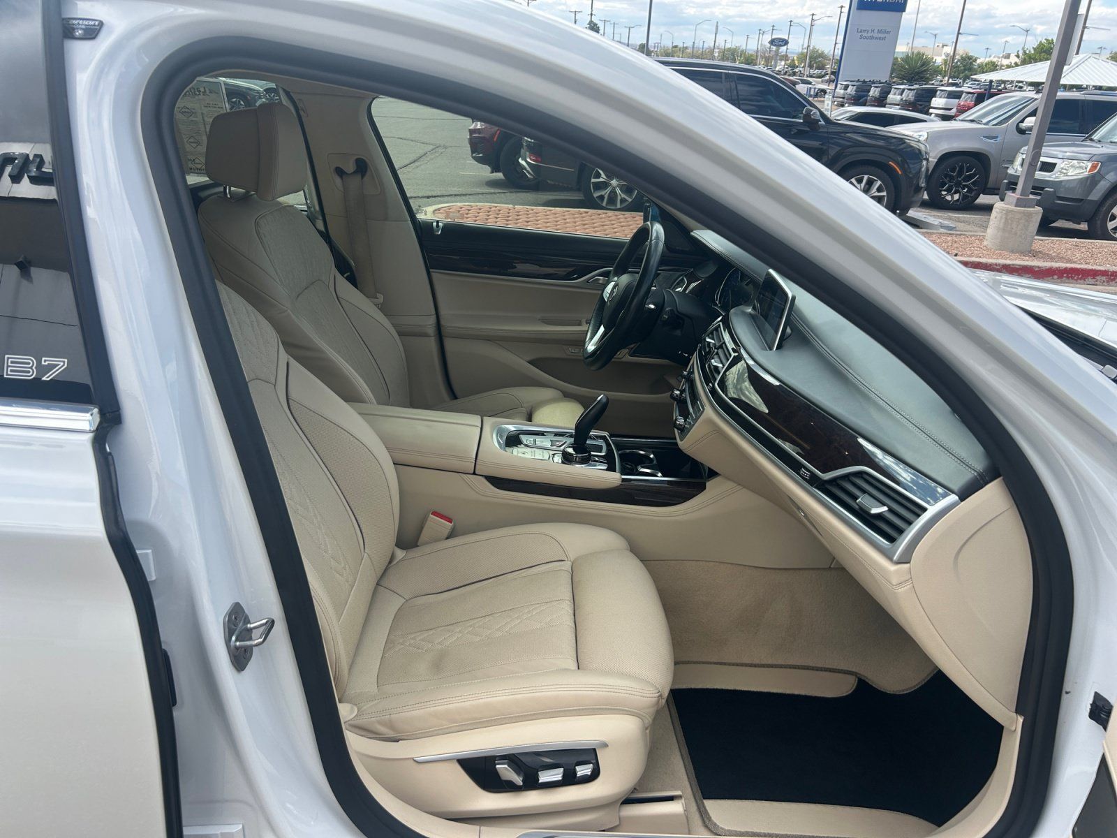 Used 2017 BMW 750i xDrive AWD/4WD image 31