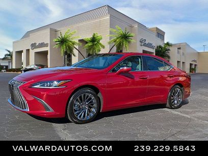 Used 2024 Lexus ES 300h w/ Luxury Package