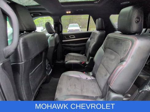 Used 2019 Ford Explorer XLT w/ Equipment Group 202A AWD/4WD image 26