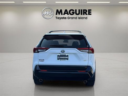 Used 2022 Toyota RAV4 SE image 25