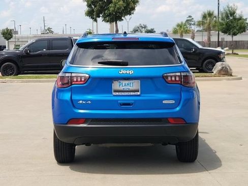 Used 2024 Jeep Compass Latitude AWD/4WD image 6