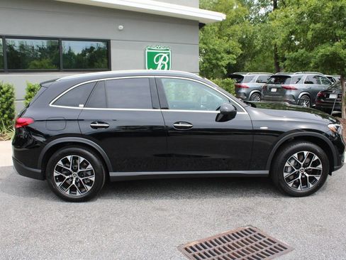 Used 2025 Mercedes-Benz GLC 350e 4MATIC image 3