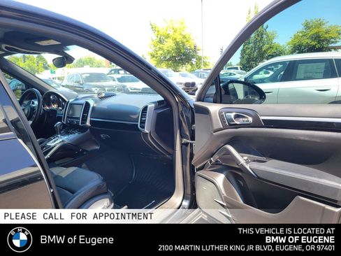 Used 2016 Porsche Cayenne AWD/4WD image 10