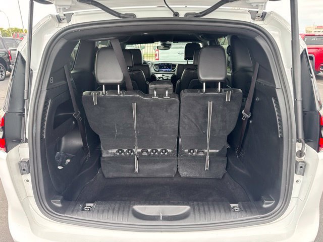 Used 2025 Chrysler Pacifica Select FWD image 5