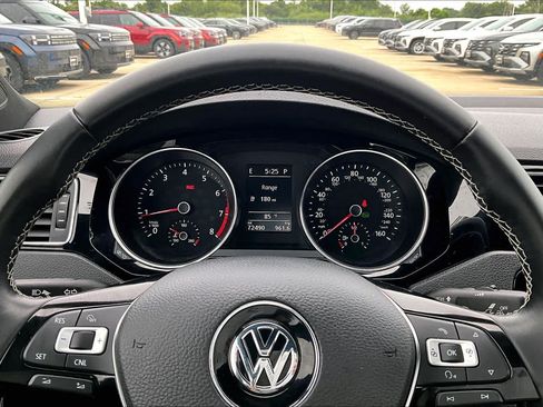 Used 2016 Volkswagen Jetta Sport w/ Lighting Package FWD image 26
