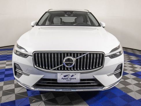 Used 2023 Volvo XC60 B5 Ultimate w/ Climate Package image 2