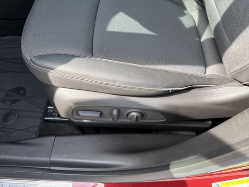 Used 2023 Buick Encore GX Select w/ Safety Package II AWD/4WD image 16