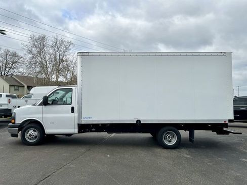 New 2025 GMC Savana 3500 Extended w/ Power Convenience Package image 4