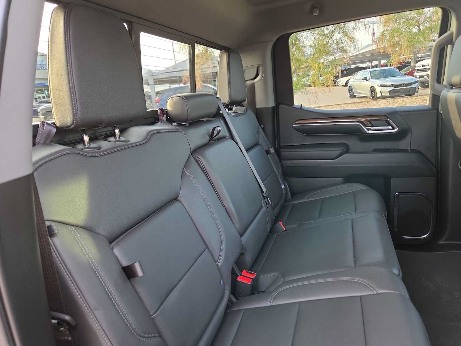 Used 2024 Chevrolet Silverado 1500 LT Trail Boss w/ Convenience Package II AWD/4WD image 17