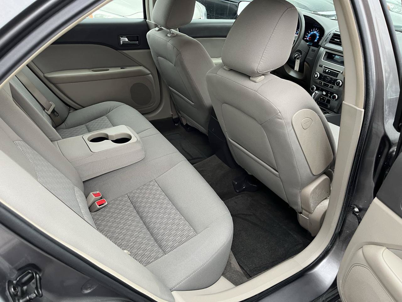 Used 2010 Ford Fusion SE FWD image 25