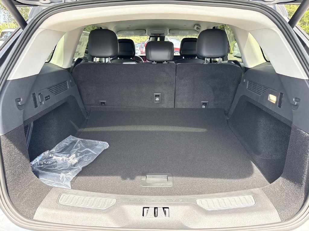 New 2026 Lincoln Nautilus Premier AWD/4WD image 11