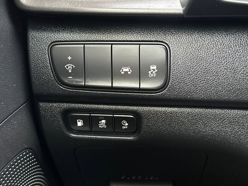 Used 2018 Kia Niro LX image 28