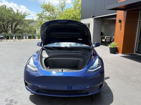 Used 2022 Tesla Model Y Long Range AWD/4WD image 10