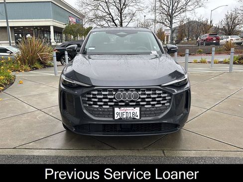 Used 2025 Audi Q5 Premium Plus w/ Premium Plus image 2