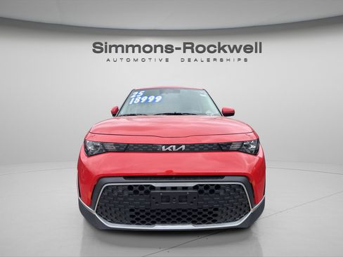Used 2025 Kia Soul LX w/ LX Technology Package FWD image 7
