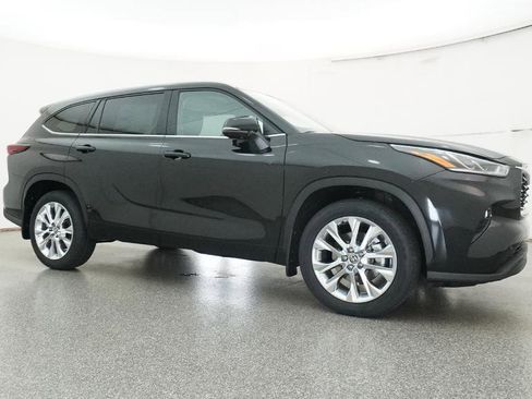 New 2026 Toyota Highlander Limited image 28