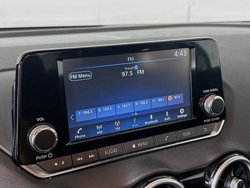 Used 2025 Nissan Sentra S image 19