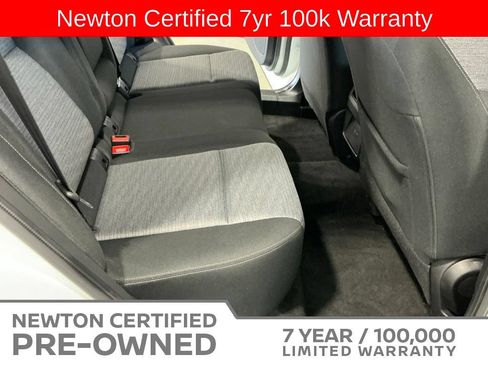 Used 2023 Nissan Rogue SV AWD/4WD image 19