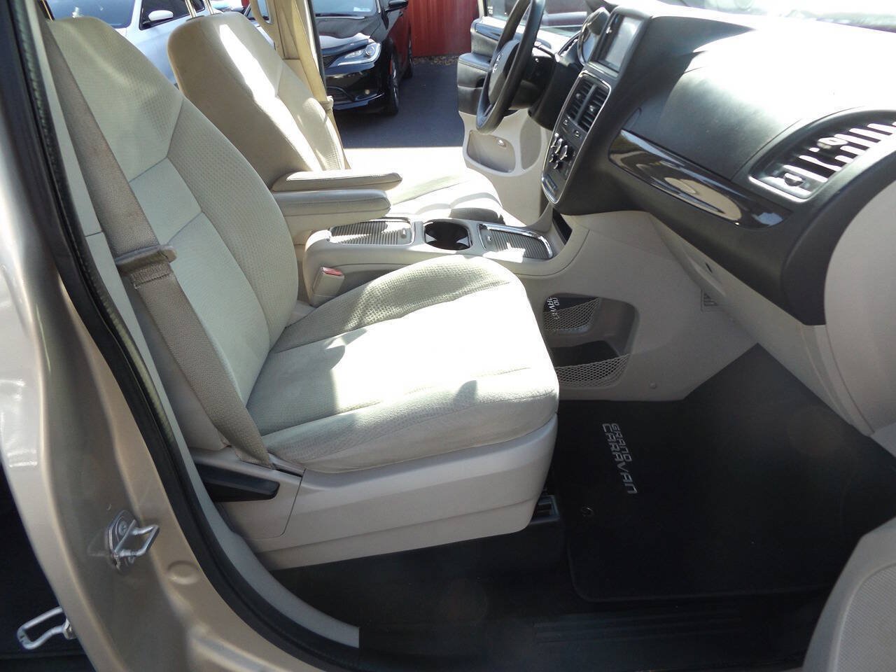 Used 2015 Dodge Grand Caravan SXT FWD image 20