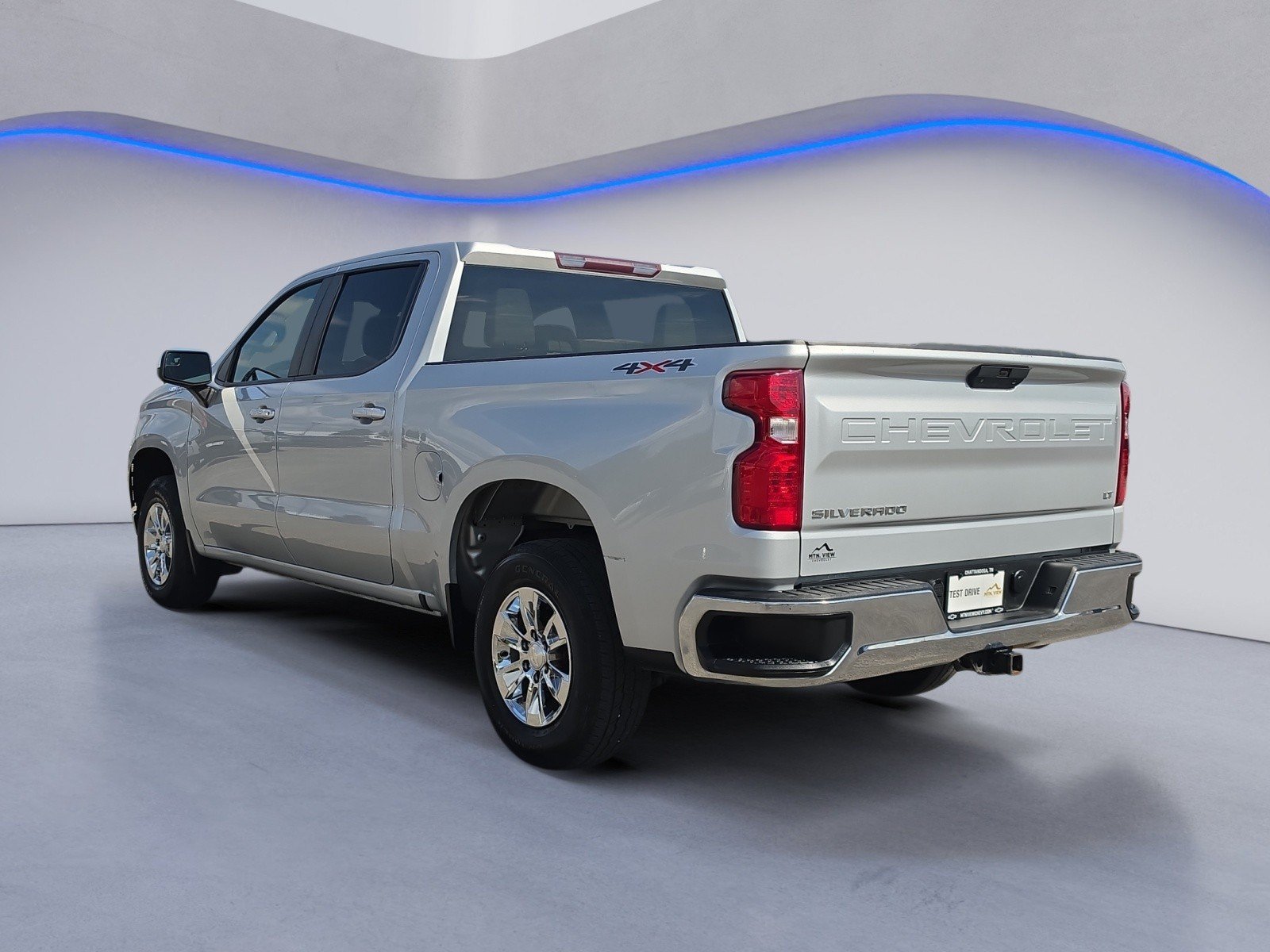Used 2021 Chevrolet Silverado 1500 LT AWD/4WD image 3