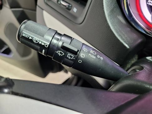 Used 2018 Dodge Grand Caravan GT image 38