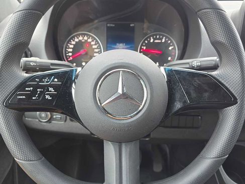 Used 2025 Mercedes-Benz Sprinter 2500 image 30