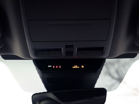 Used 2023 MAZDA MAZDA3 s image 34