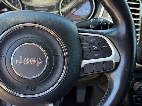 Used 2019 Jeep Compass Latitude AWD/4WD image 16