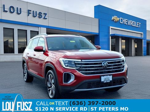 Used 2025 Volkswagen Atlas SE FWD image 1