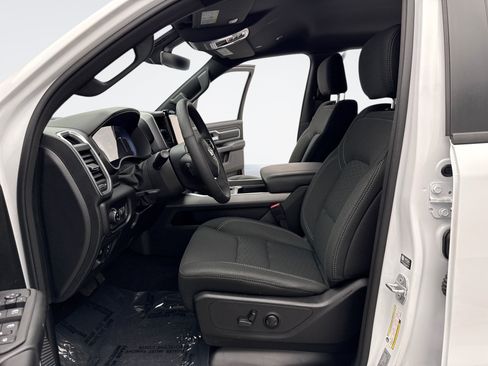Used 2025 RAM 1500 Big Horn AWD/4WD image 11
