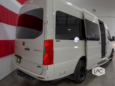 Used 2022 Mercedes-Benz Sprinter 3500 image 23