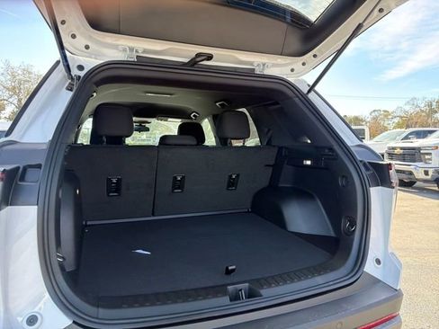 New 2026 Chevrolet Equinox LT image 12