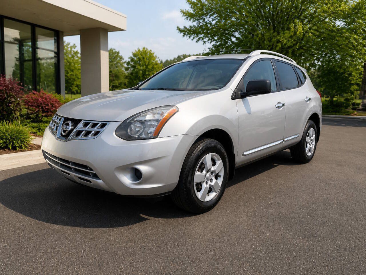 Used 2015 Nissan Rogue S w/ Convenience Package FWD image 1