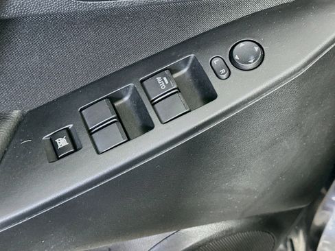 Used 2012 MAZDA MAZDA3 i Touring FWD image 15