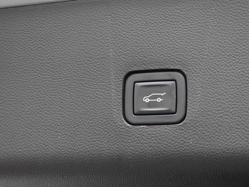 Used 2023 Chevrolet Traverse Premier w/ LPO, Floor Liner Package AWD/4WD image 23