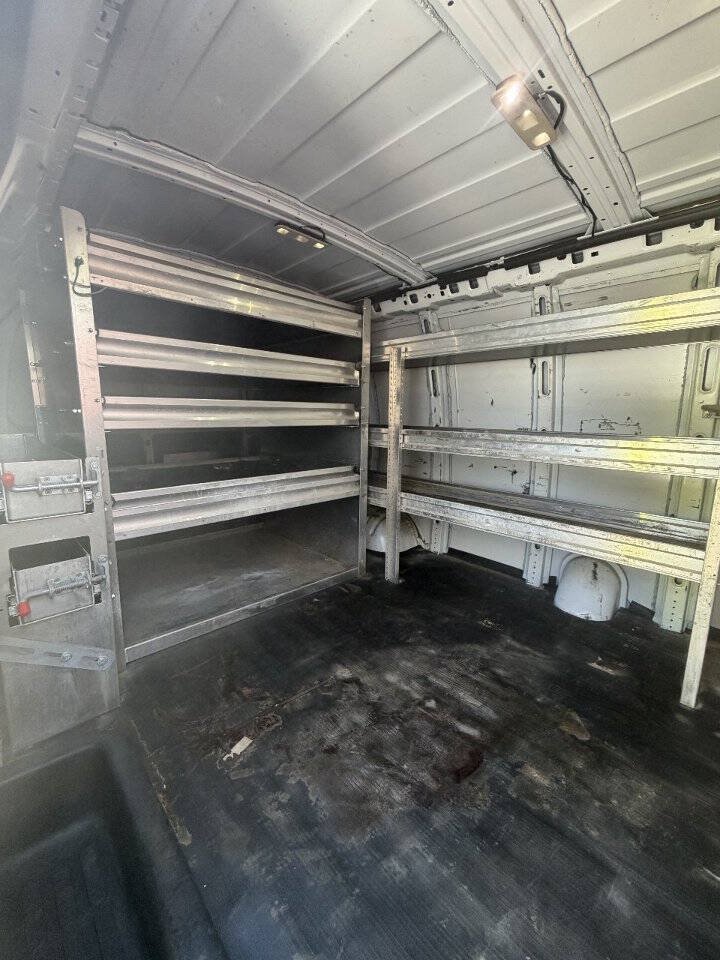 Used 2019 Chevrolet Express 2500 w/ Driver Convenience Package RWD image 12