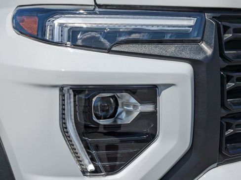 Used 2023 GMC Canyon Elevation w/ Convenience Package image 8