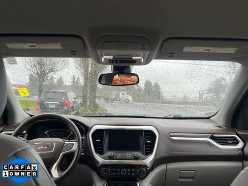 Used 2023 GMC Acadia SLT image 18