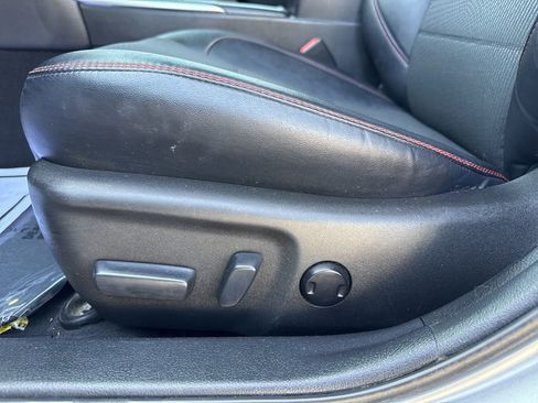 Used 2016 Toyota Camry SE image 14