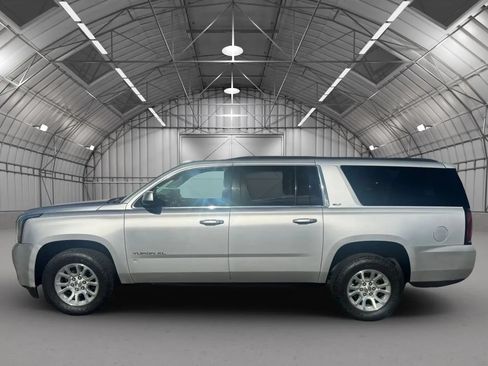 Used 2020 GMC Yukon XL SLT AWD/4WD image 2