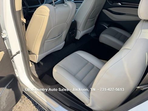 Used 2020 Buick Enclave Essence image 37