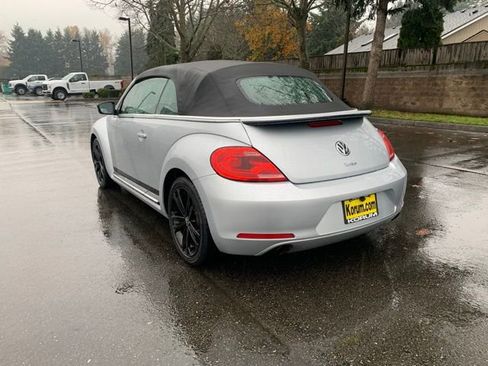 Used 2013 Volkswagen Beetle 2.0T image 3