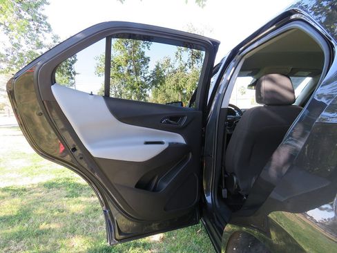 Used 2022 Chevrolet Equinox LS w/ LS Convenience Package image 15