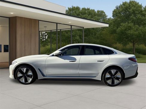 Certified 2024 BMW i4 eDrive35 w/ Convenience Package image 12