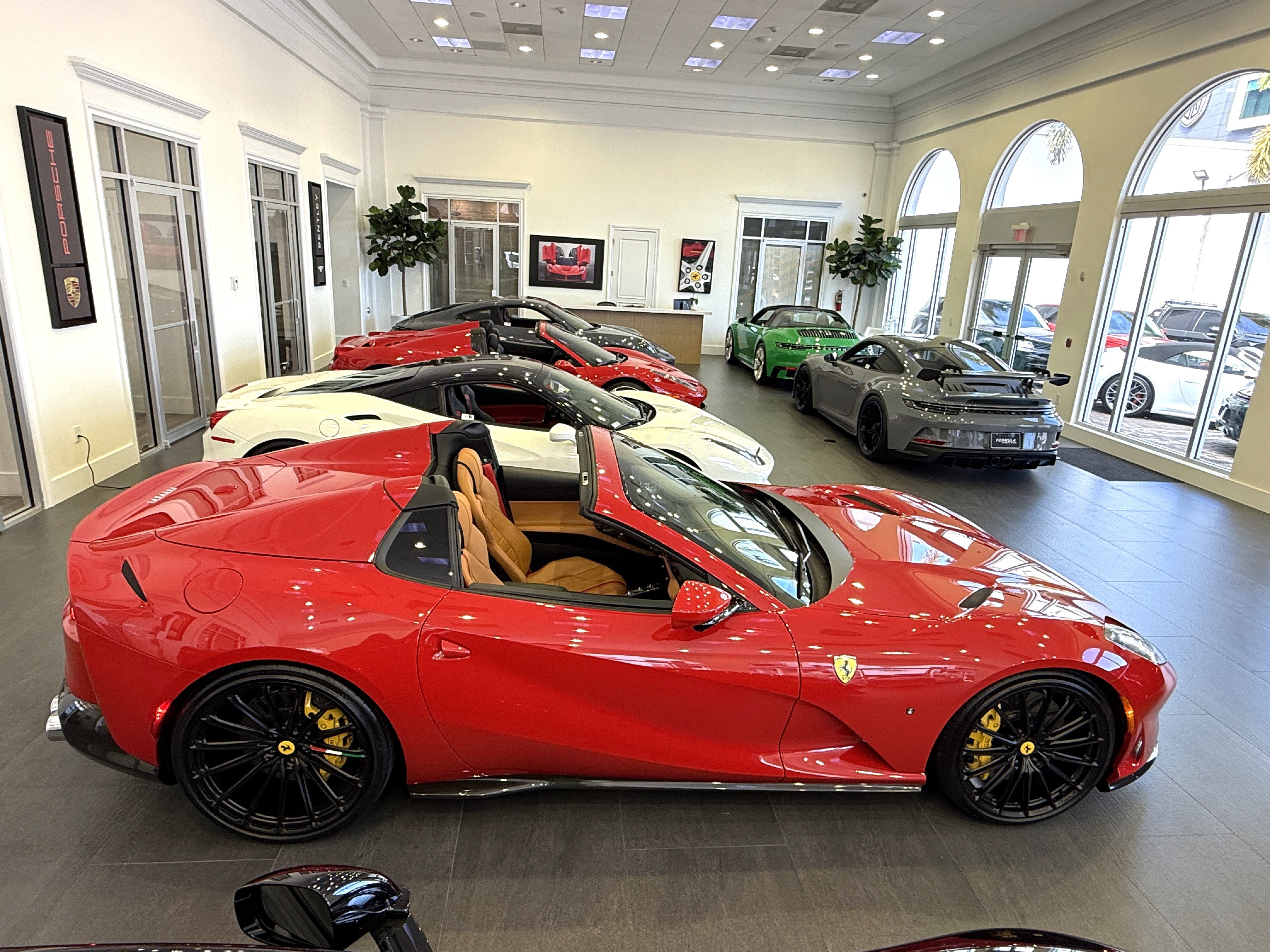 Used 2022 Ferrari 812 GTS RWD image 11
