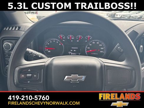 Used 2021 Chevrolet Silverado 1500 Custom Trail Boss w/ LPO, Dark Essentials Package image 17