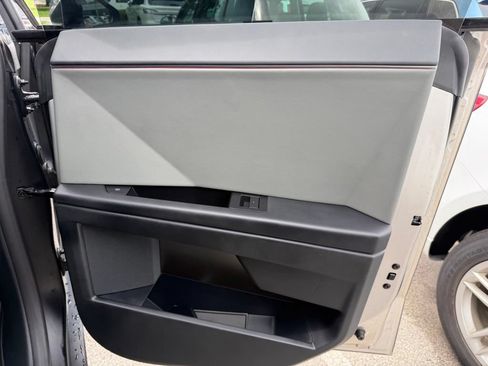 Used 2024 Tesla Cybertruck AWD Crew Cab image 24