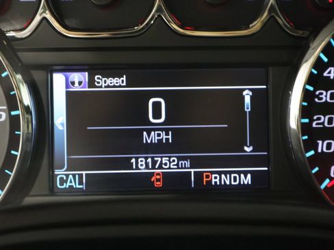 Used 2016 Chevrolet Suburban LT AWD/4WD image 38