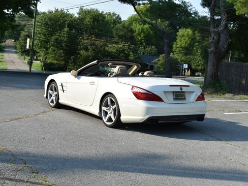 Used 2016 Mercedes-Benz SL 550 image 4