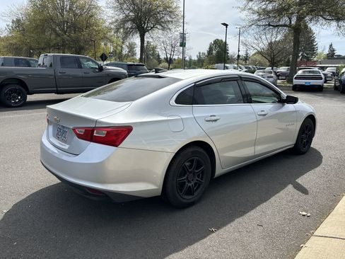 Used 2018 Chevrolet Malibu LS image 4
